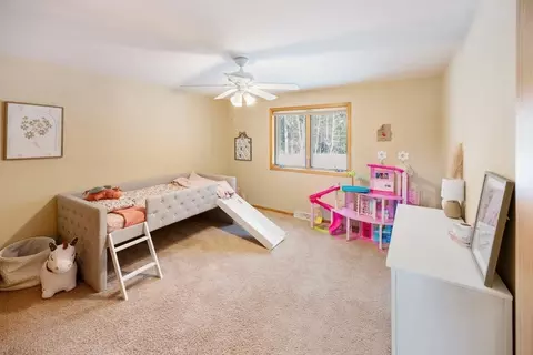 Bedroom - 5150 Lindahl Rd, Duluth, MN 55811 photo 1 of 6
