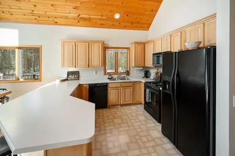 Kitchen - 5150 Lindahl Rd, Duluth, MN 55811 photo 1 of 1