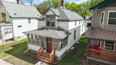 934 Juno Ave, Saint Paul, MN 55102