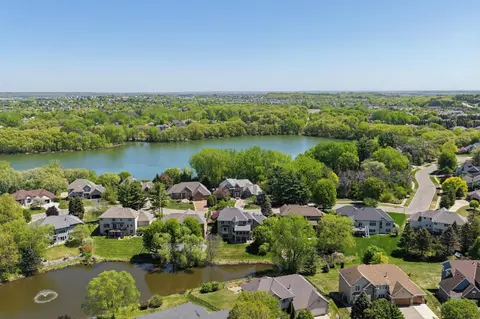 10145 Powers Lake Trl, Woodbury, MN 55129