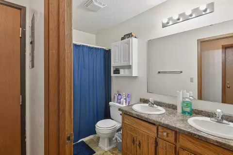 Bath - 1330 5th Ave S, Saint Cloud, MN 56301 photo 2 of 2