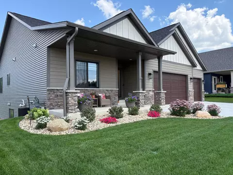 2027 Hadley Creek Dr NE, Rochester, MN 55906