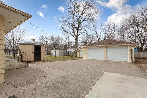 Exterior - 107 21st Ave NW, Faribault, MN 55021 photo 3 of 6