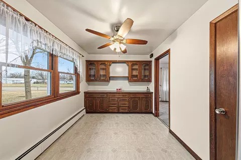 Entry Way - 107 21st Ave NW, Faribault, MN 55021 photo 2 of 3