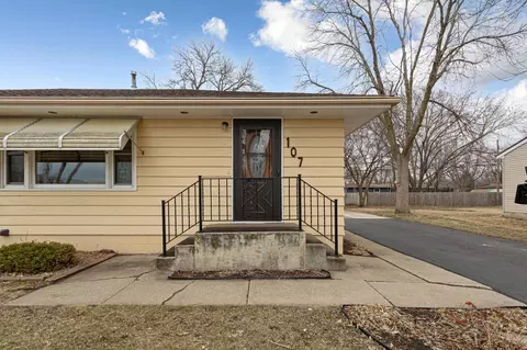 Exterior - 107 21st Ave NW, Faribault, MN 55021 photo 5 of 6