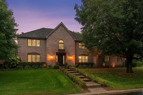 10500 Niblick Ln, Eden Prairie, MN 55347