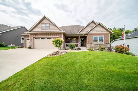 2990 Stone Park Dr NE, Rochester, MN 55906