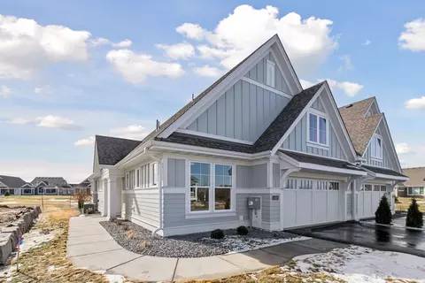 48 Spring Farm Rd, North Oaks, MN 55127