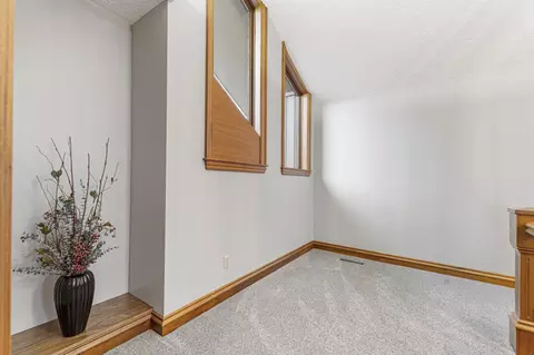 Entry Way - 24 Greenhaven Bay, Faribault, MN 55021 photo 7 of 8