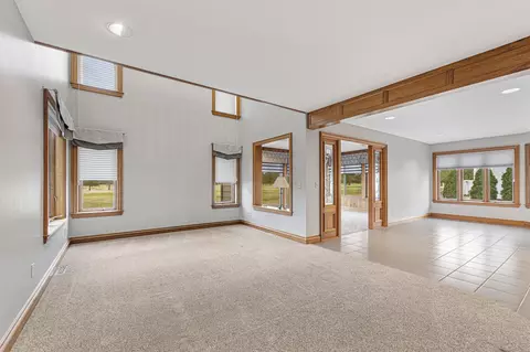 Living - 24 Greenhaven Bay, Faribault, MN 55021 photo 2 of 3