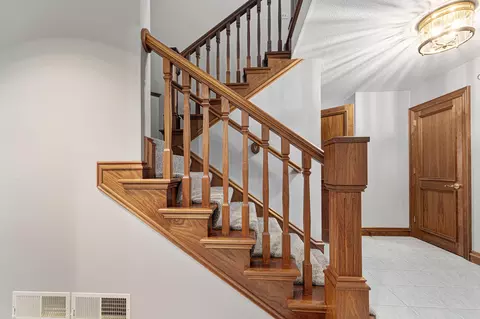 Entry Way - 24 Greenhaven Bay, Faribault, MN 55021 photo 4 of 8