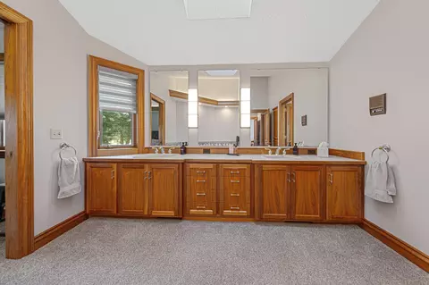 Bath - 24 Greenhaven Bay, Faribault, MN 55021 photo 5 of 8