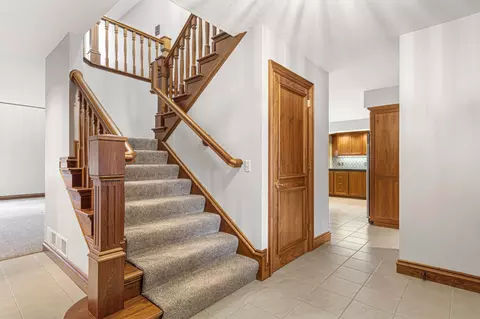 Entry Way - 24 Greenhaven Bay, Faribault, MN 55021 photo 3 of 8