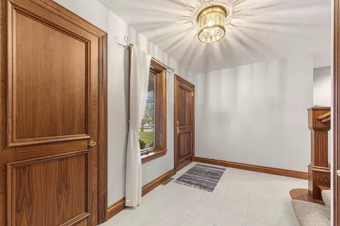 Entry Way - 24 Greenhaven Bay, Faribault, MN 55021 photo 2 of 8