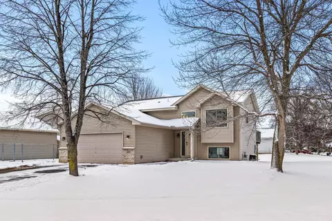 309 Flintwood St SW, Isanti, MN 55040