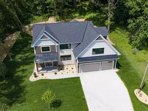 5034 Sparrow Rd, Minnetonka, MN 55345