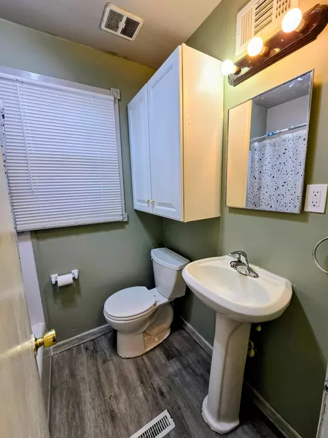 Bath - 116 6th St E, Jasper, MN 56144 photo 1 of 2