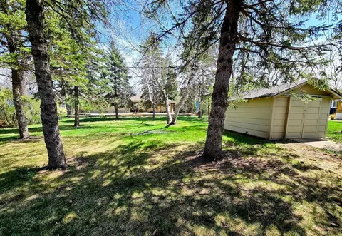 Exterior - 910 3rd Ave SW, Pipestone, MN 56164 photo 9 of 9