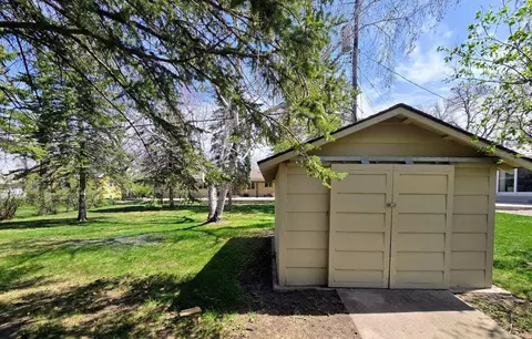 Exterior - 910 3rd Ave SW, Pipestone, MN 56164 photo 8 of 9