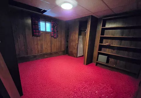 Bedroom - 910 3rd Ave SW, Pipestone, MN 56164 photo 9 of 9