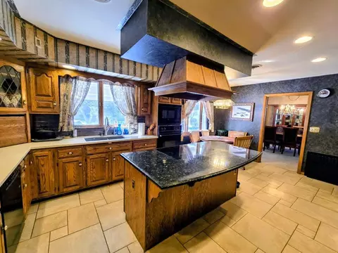 Kitchen - 910 3rd Ave SW, Pipestone, MN 56164 photo 6 of 8