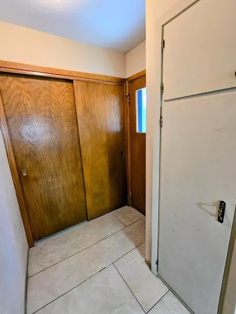 Entry Way - 910 3rd Ave SW, Pipestone, MN 56164 photo 2 of 3