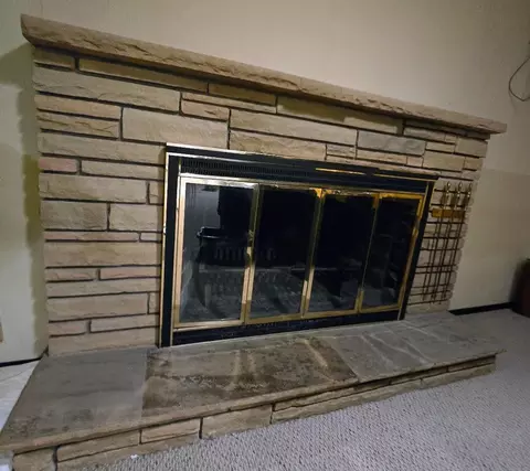 Living - 910 3rd Ave SW, Pipestone, MN 56164 photo 4 of 4