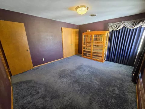 Bedroom - 910 3rd Ave SW, Pipestone, MN 56164 photo 4 of 9
