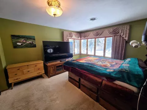 Bedroom - 910 3rd Ave SW, Pipestone, MN 56164 photo 7 of 9