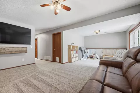 1955 Timber Wolf Trl S, Eagan, MN 55122 photo 30