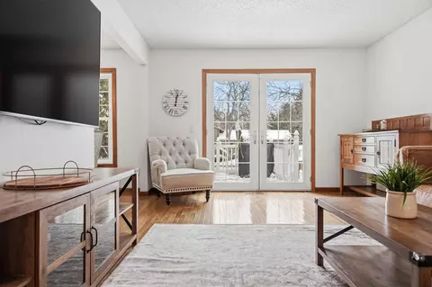 1955 Timber Wolf Trl S, Eagan, MN 55122 photo 4