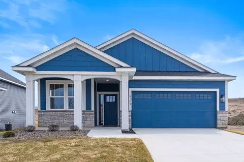 6701 Ridgewood Dr, Cannon Falls, MN 55009