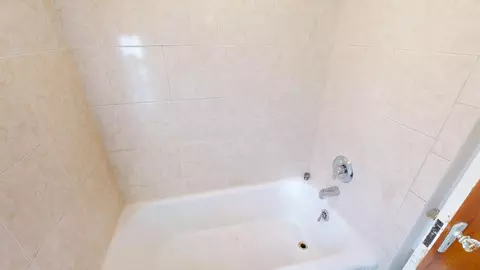 Bath - 601 7th St SW, Willmar, MN 56201 photo 5 of 6