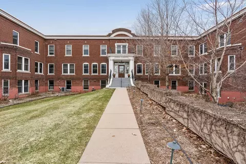 2040 Como Ave #202, Saint Paul, MN 55108