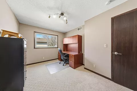 Bedroom - 1902 Brookside Dr, Albert Lea, MN 56007 photo 4 of 8
