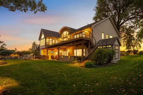 3857 Island View Cir NW, Prior Lake, MN 55372