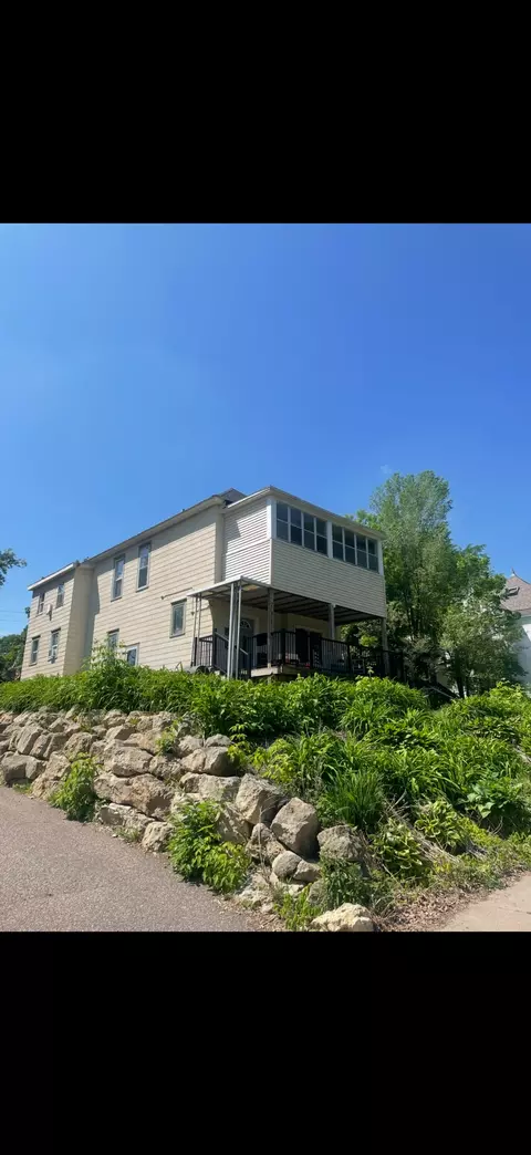 306 King St W, Saint Paul, MN 55107