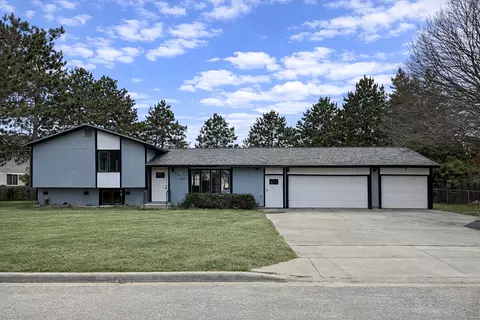 Exterior - 605 7th St W, Park Rapids, MN 56470 photo 6 of 8