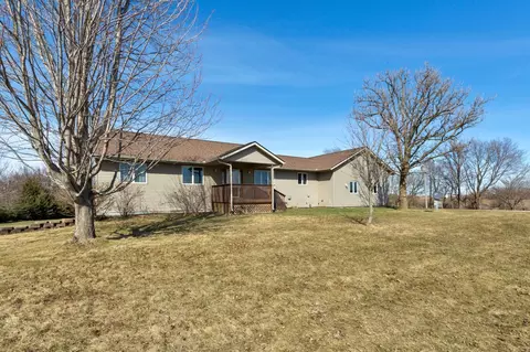 77728 325th St, Ellendale, MN 56026