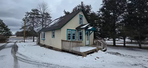 37000 Quinlan Ave, Center City, MN 55012