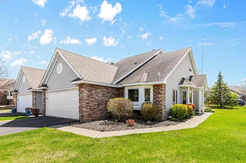 1039 Westcliff Curv, Shoreview, MN 55126