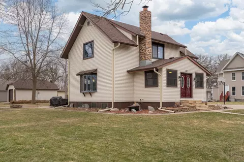 551 1st St, Gaylord, MN 55334