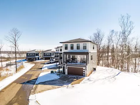 121 Kayak View Ct, Duluth, MN 55808