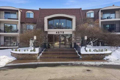 4575 W 80th Street Cir #123, Bloomington, MN 55437
