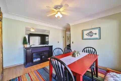 Dining - 1507 S 6th St, Brainerd, MN 56401 photo 2 of 4