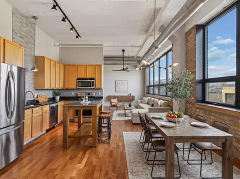 1701 Madison St NE #201, Minneapolis, MN 55413