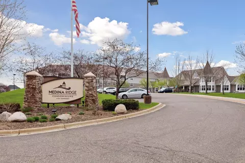 100 Clydesdale Trl #128, Medina, MN 55340
