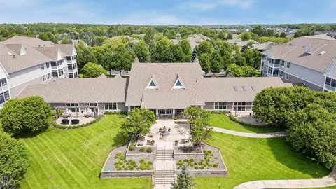 100 Clydesdale Trl #128, Medina, MN 55340