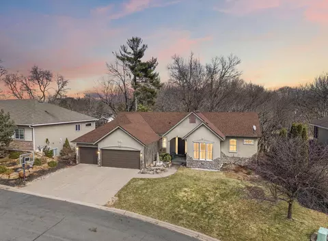 8116 Clifford Cir, Inver Grove Heights, MN 55076
