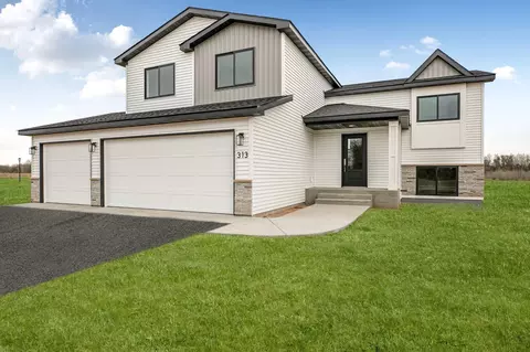 313 10th St S, Sartell, MN 56377